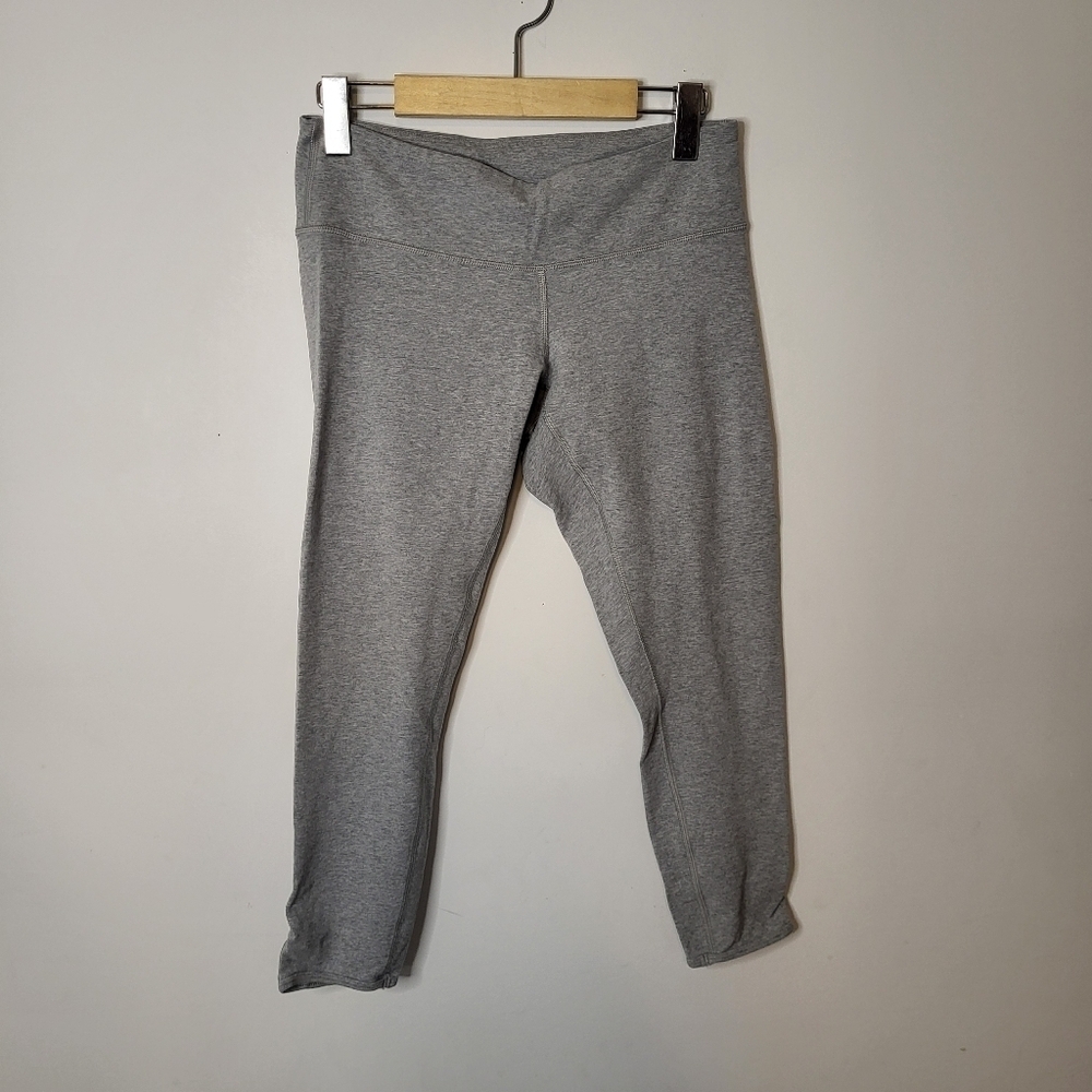 Lululemon Stretch Low Rise Cinch Capri Dhanurasana Crop II Leggings Gray Size 8